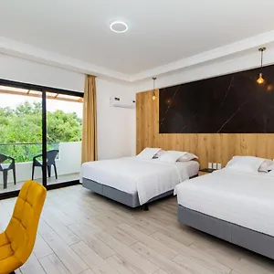 Отель Grand Leon Marino Galapagos, Пуэрто-Айора