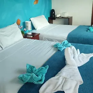 Puerto Ayora Island מלון